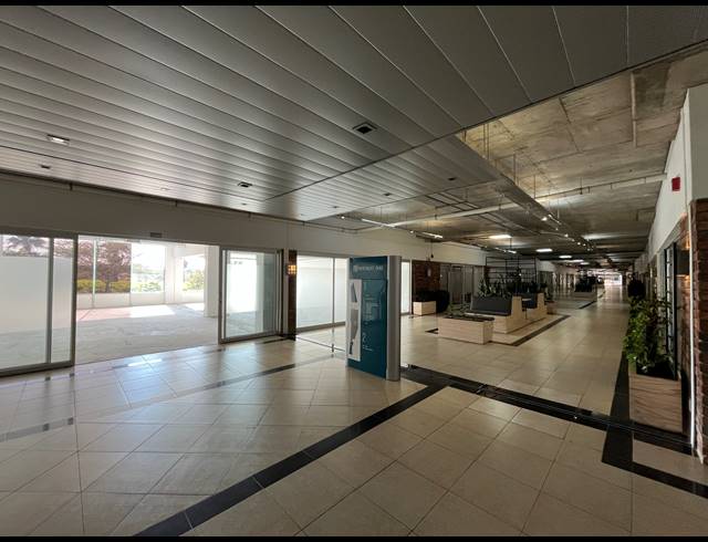 175M² BUSINESS TO LET IN PAARDEN EILAND
